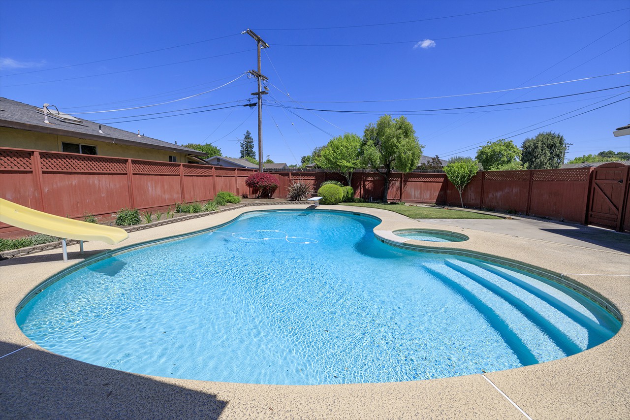 4 Bed 2.5 Bath 2136 Sq Ft on .2461 Acre $599,000