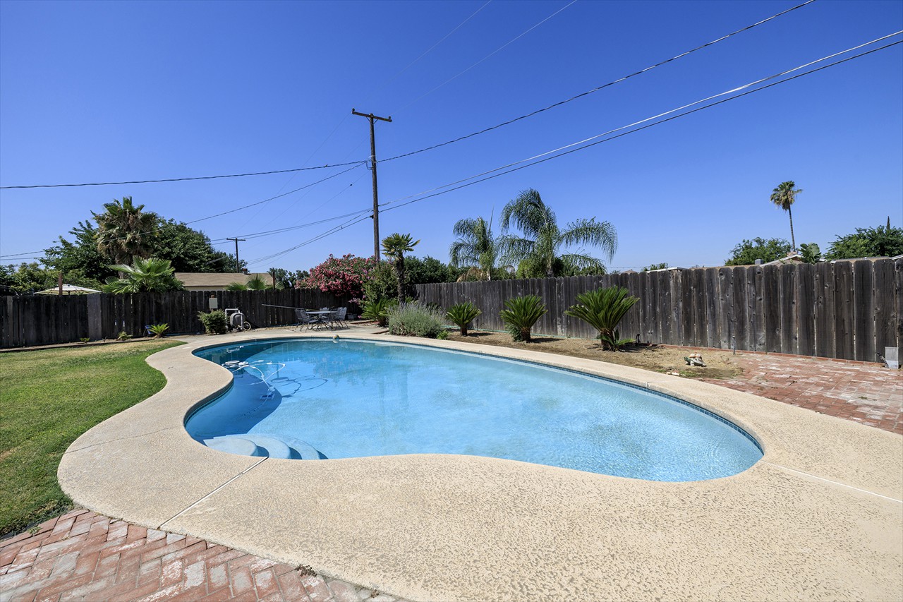 3 Bed 2 Bath 1508 Sq Ft on .26 Acre $499,999