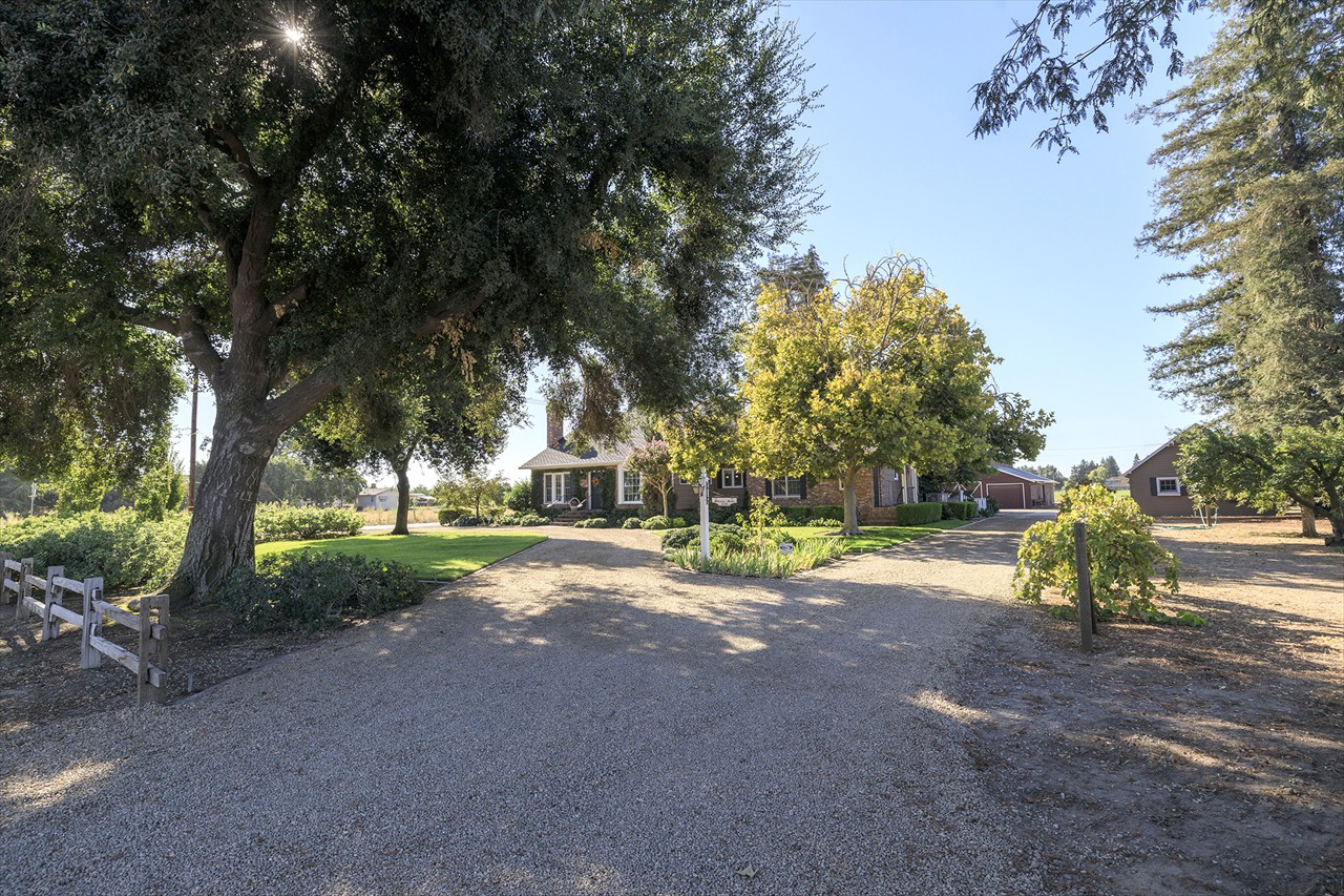 3-4 Bed 2359 Sq.Ft. on 11.5 Acre $2,650,000