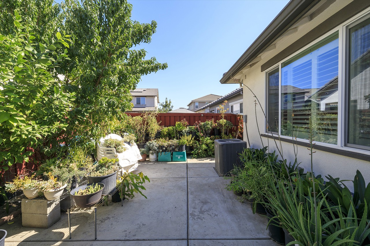 4 Bed 3 Bath 2761 Sq Ft on .13 Acre $852,500