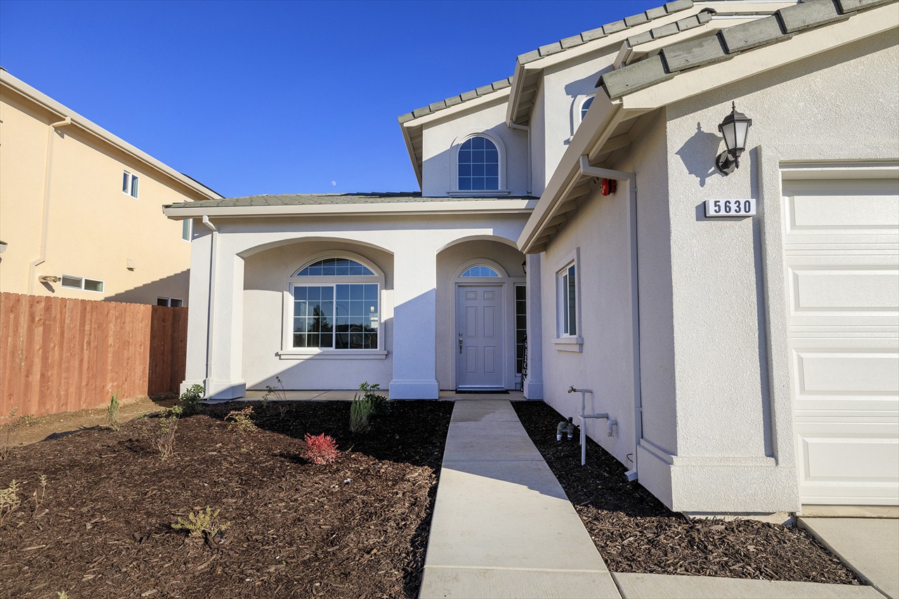 5 Bed 3 Bath 2239 Sq Ft on .11 Acre $629,950