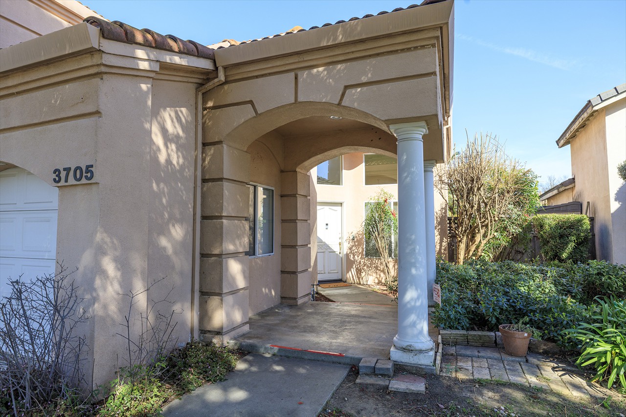 3705 Dillingham Avenue, Modesto CA 95357