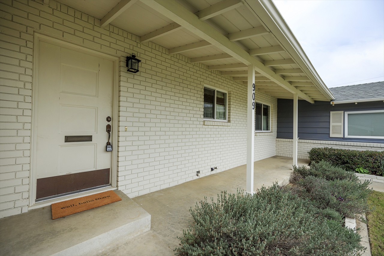 909 Mt Vernon Drive, Modesto CA 95350