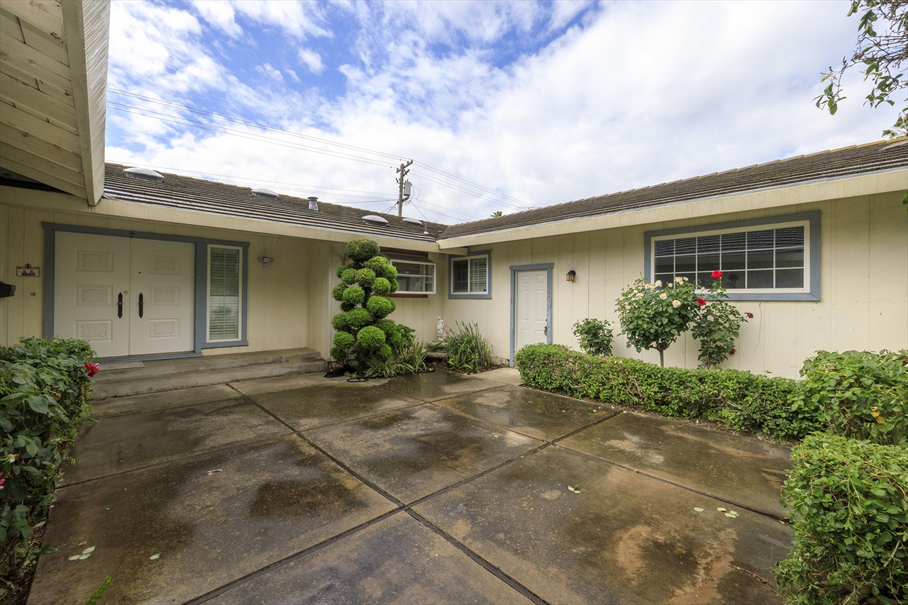 4 Bed 3 Bath 2553 Sq Ft on .2 Acre $695,500