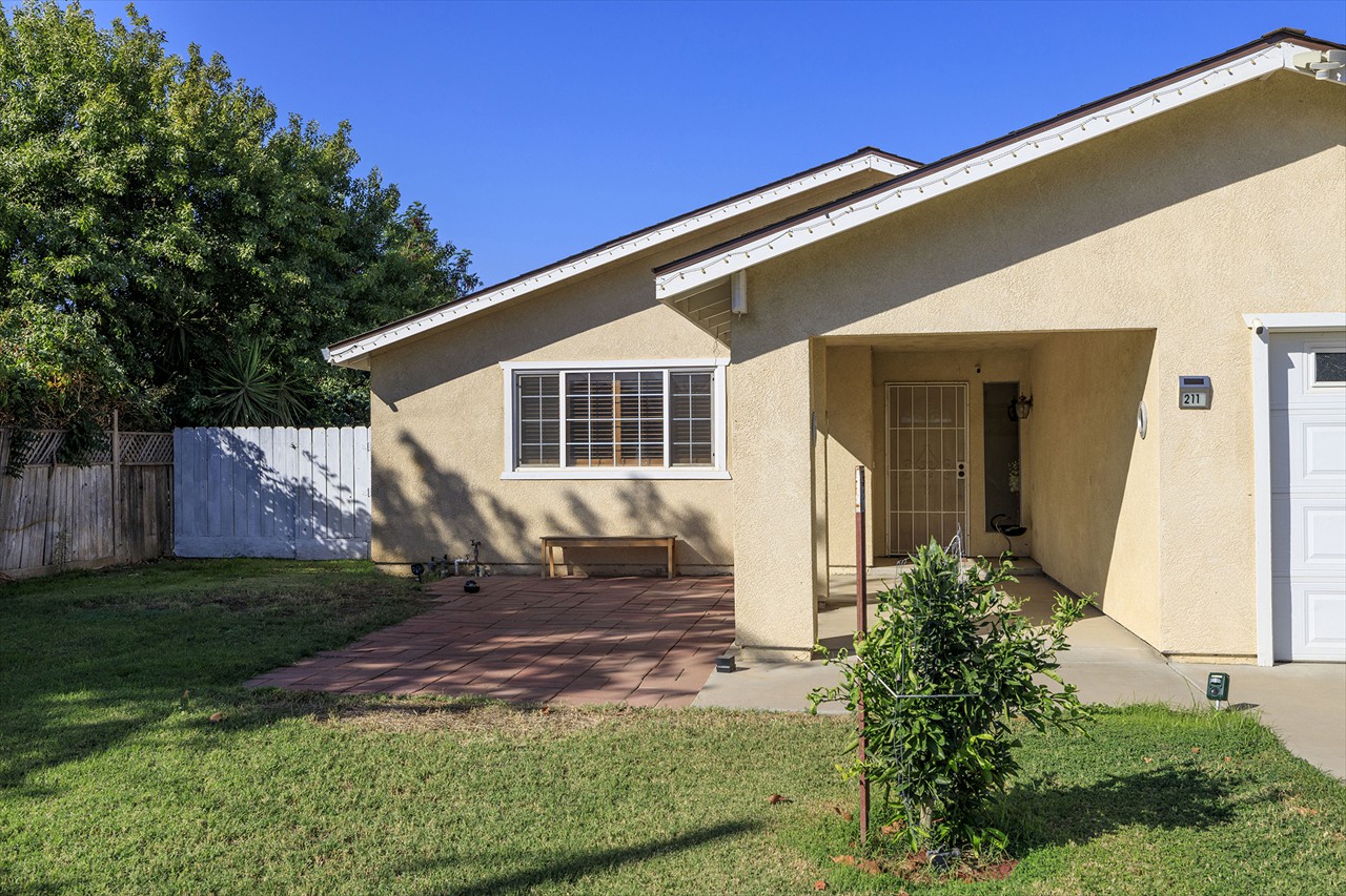 211 S Pasadena Avenue Waterford CA 95386