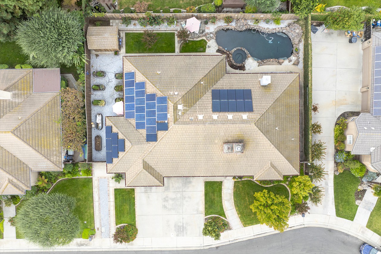 3 Bed 2 Bath 2127 Sq Ft on .2151 Acre $840,000