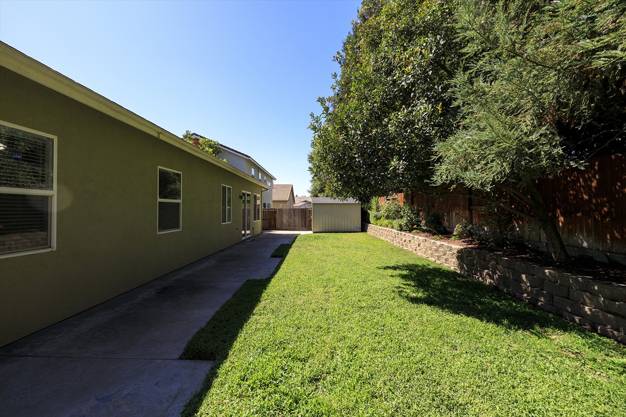 3+ Bedrooms 2 Bathrooms 2324 Sq Ft on .1699 Acre $589,500
