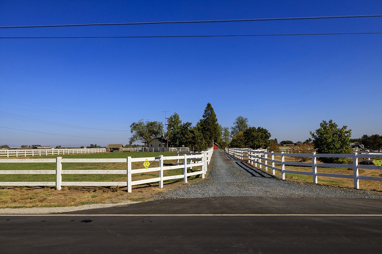 17076 Seidner Avenue, Escalon CA 95320