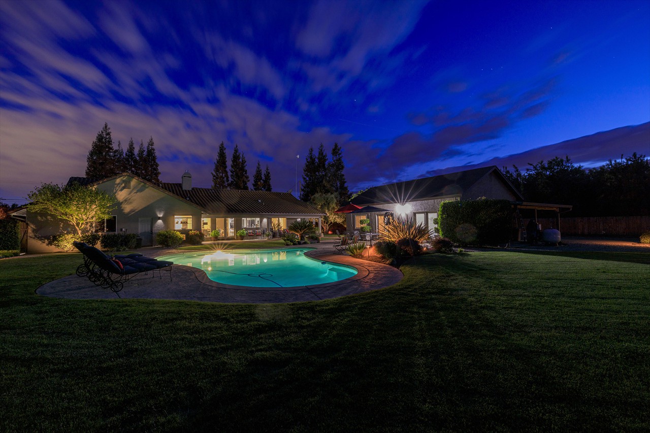 3 Bed 2.5 Bath 2166 Sq.Ft. on 1.4069 Acres $1,495,000