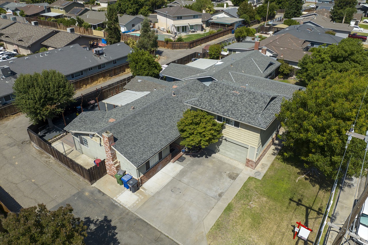 5 Bed 2 Bath 2224 Sq Ft on .1469 Acre $499,888