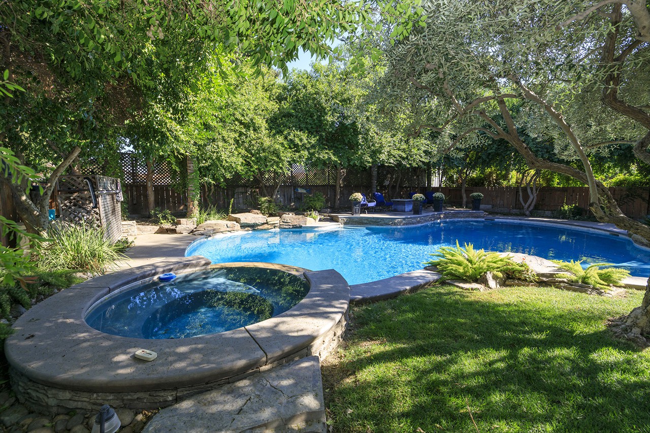 4 Bed 2.5 Bath 2850 Sq Ft on .1938 Acre $724,000