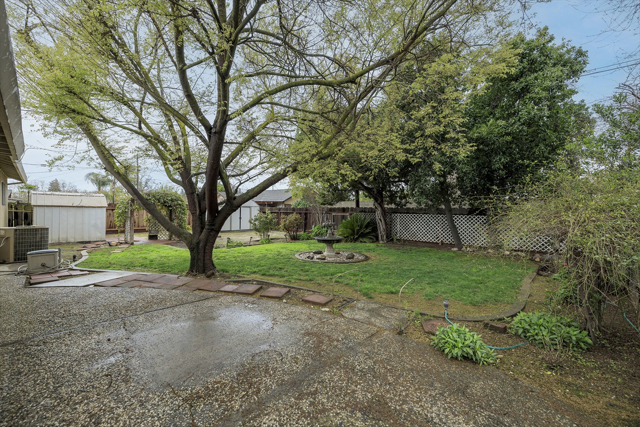 3 Bed 2 Bath 1674 SqFt on .1939 Acre $463,000