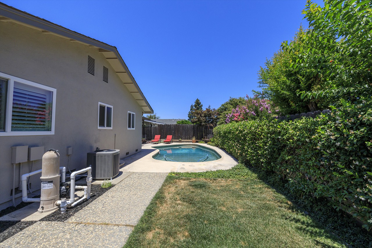 3 Bed 2 Bath 1605 Sq Ft on .15 Acre $539,998
