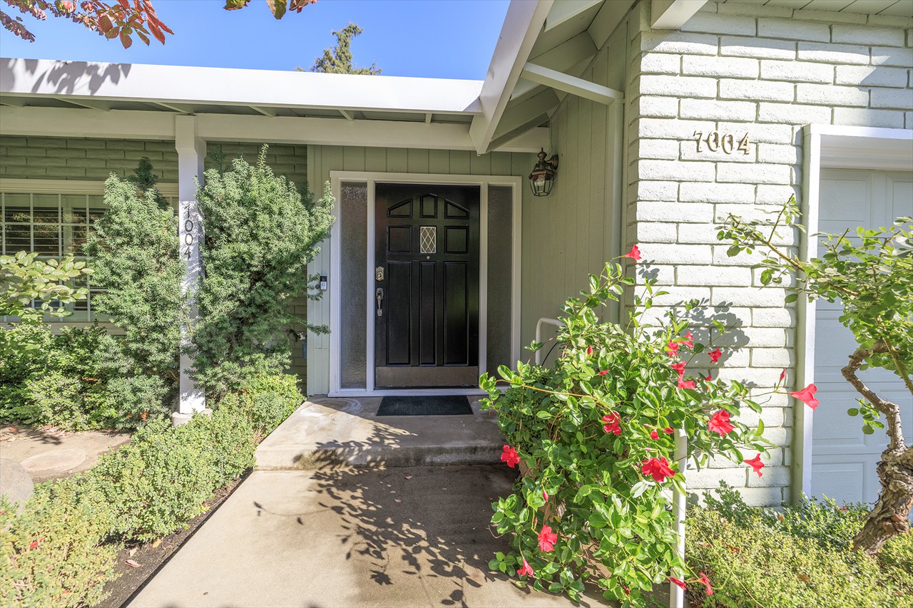 7004 Hillcrest Drive, Modesto CA 95356 7004 Hillcrest Drive, Modesto CA 95356