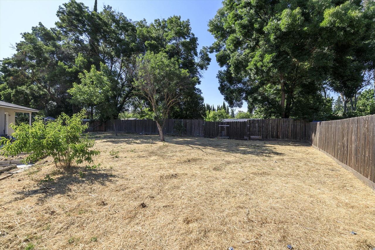 4 Bed 2 Bath 1622 Sq Ft on .31 Acre $398,000