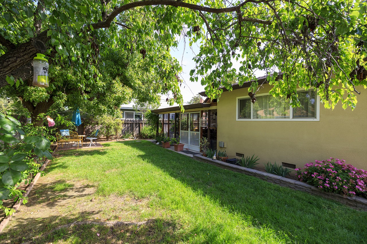 3 Bed 2 Bath 1389 Sq.Ft. on .16 Acres $365,000