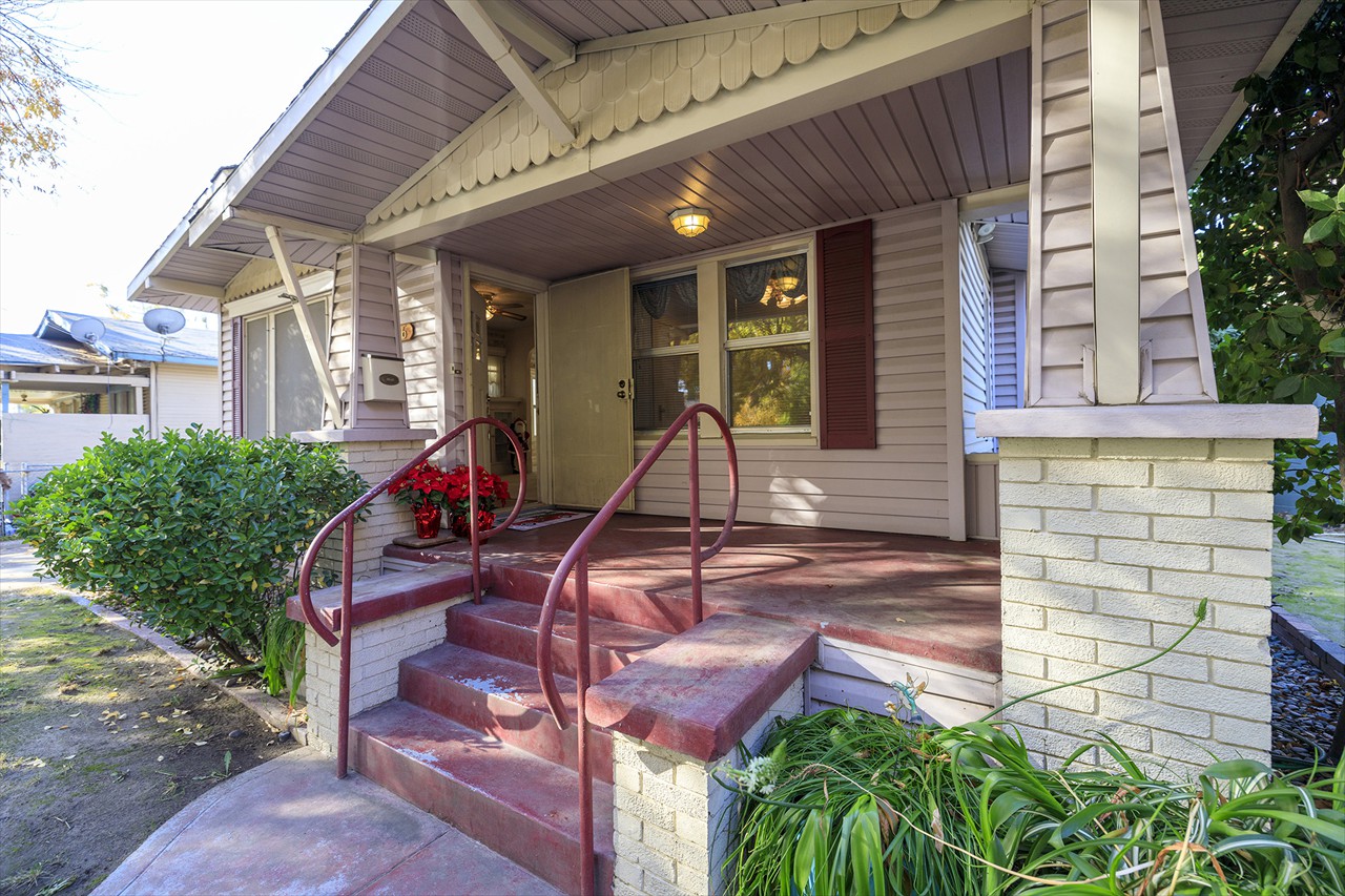 3 Bed 2 Bath 1274 Sq.Ft. on .1282 Acre $307,500