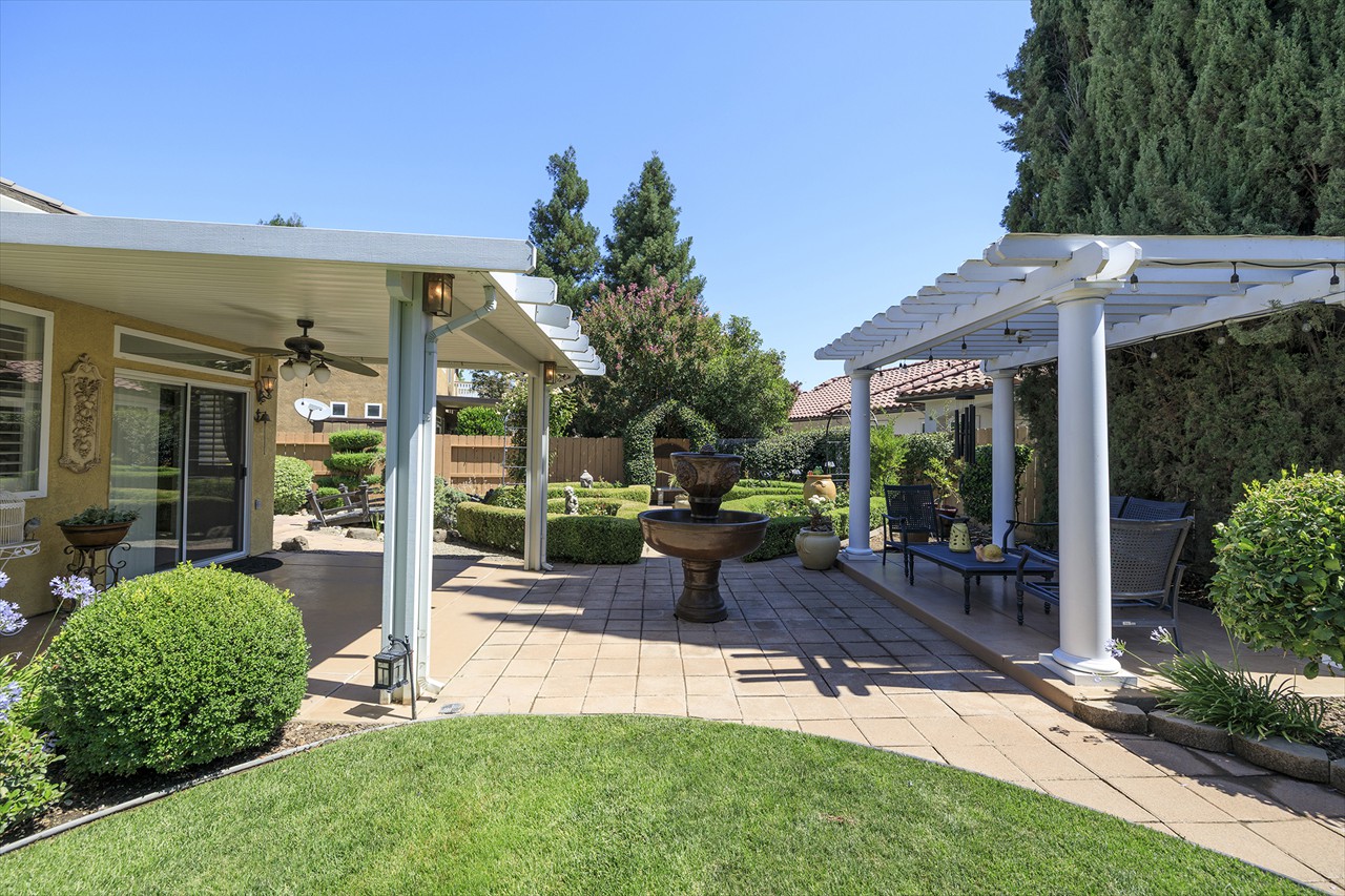 4 Bed 2 Bath 2043 Sq Ft on .1912 Acre $589,000